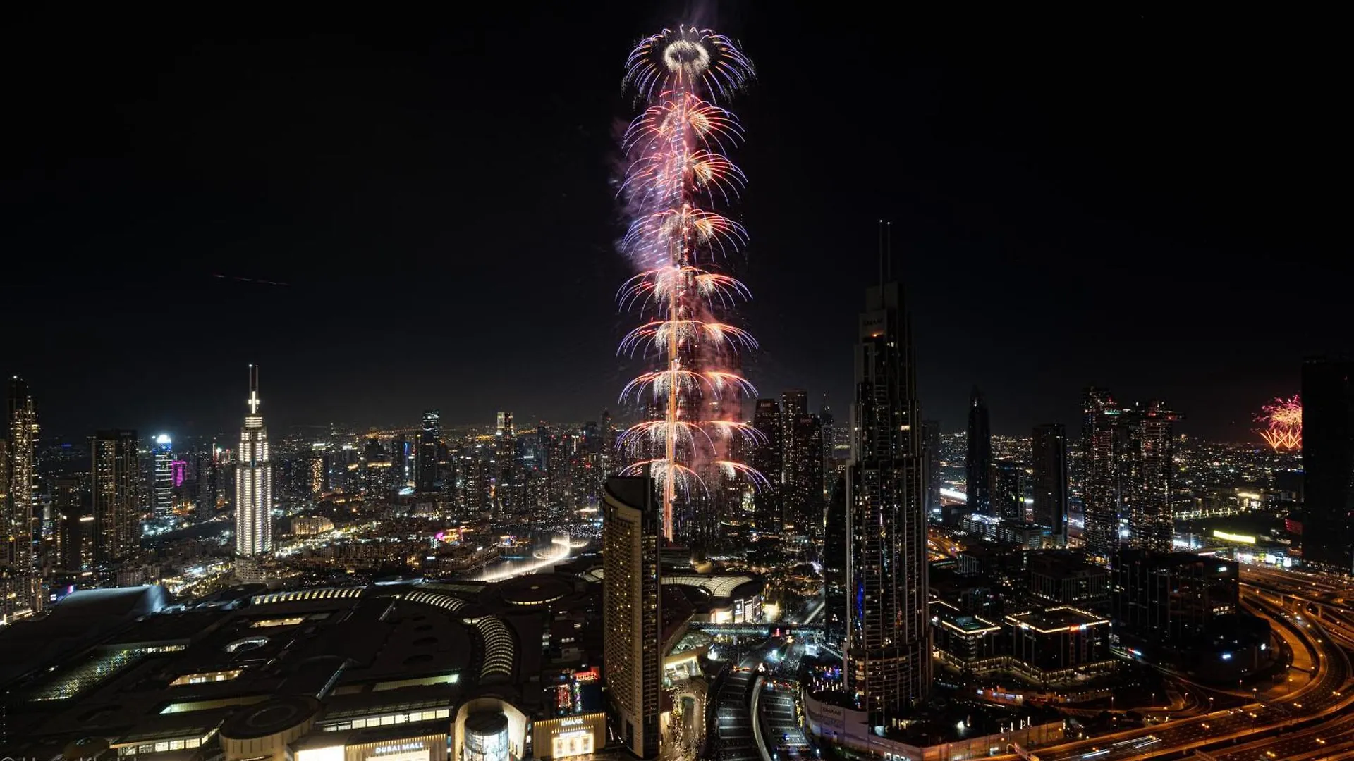 Exclusive Front Row Seats To Burj Khalifa Fireworks From Penthouse Level, Downtown Dubai Apartment