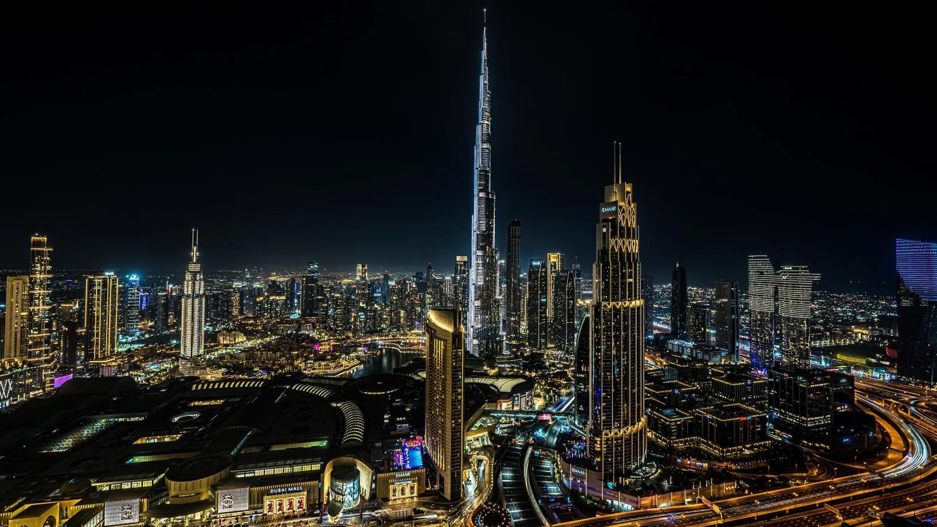 Exclusive Front Row Seats To Burj Khalifa Fireworks From Penthouse Level, Downtown Dubai Apartment United Arab Emirates